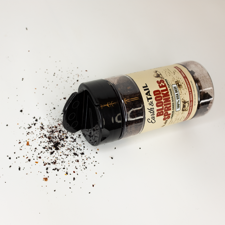 Freeze dried beef blood sprinkles dog and cat food topper